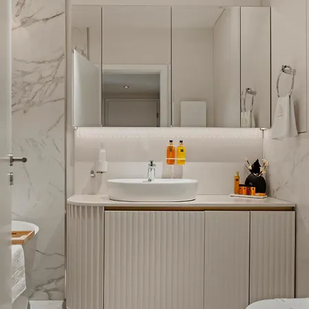 בוקרשט Mido Bird Luxury Apartment With Private Parking & Self Check-In מראה חיצוני תמונה