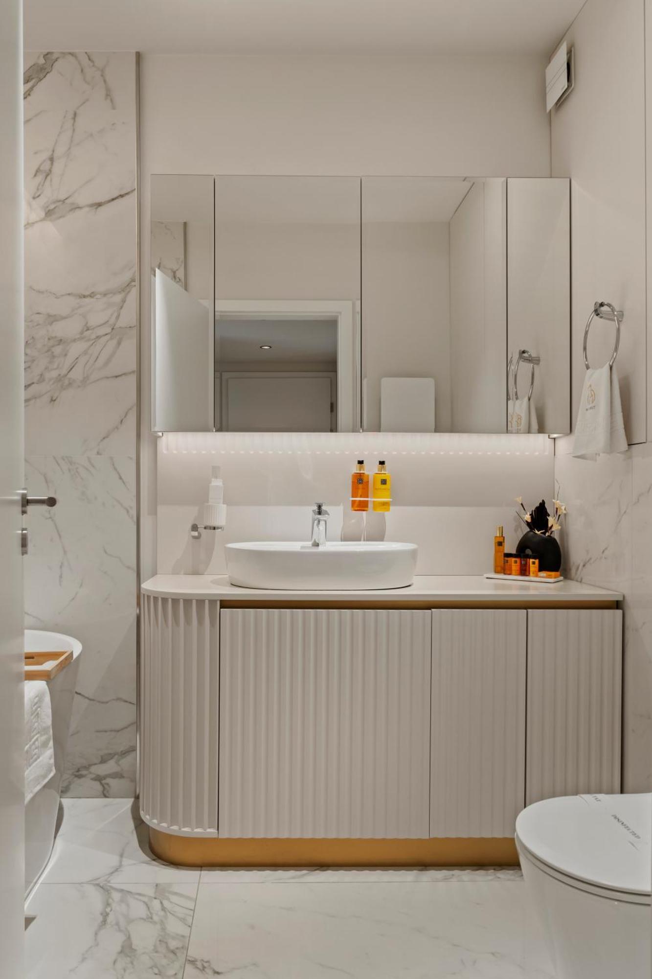 Apartment Mido Bird Luxury With Private Parking & Self Check-in