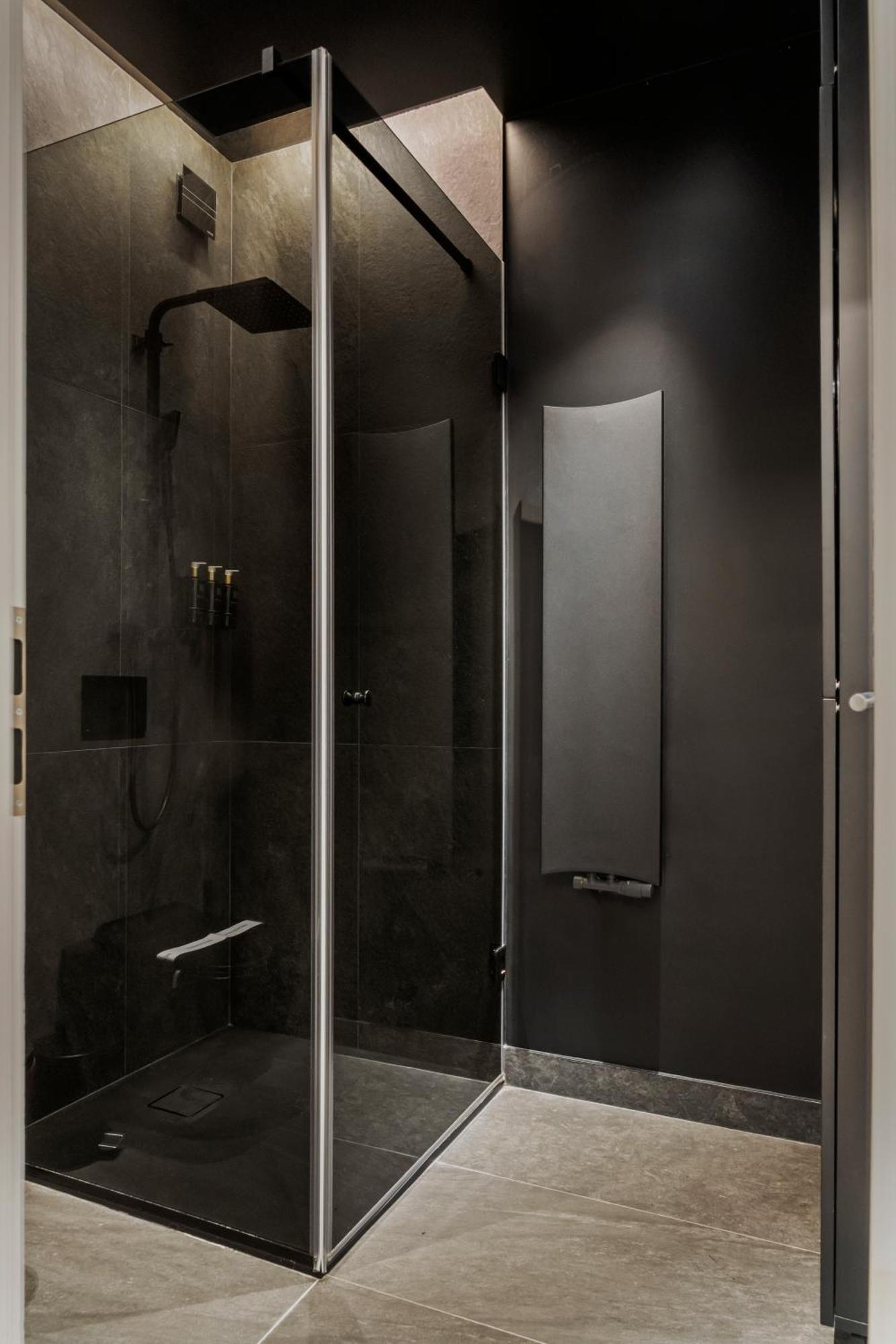 Mido Bird Luxury With Private Parking & Self Check-in Apartment Bucharest