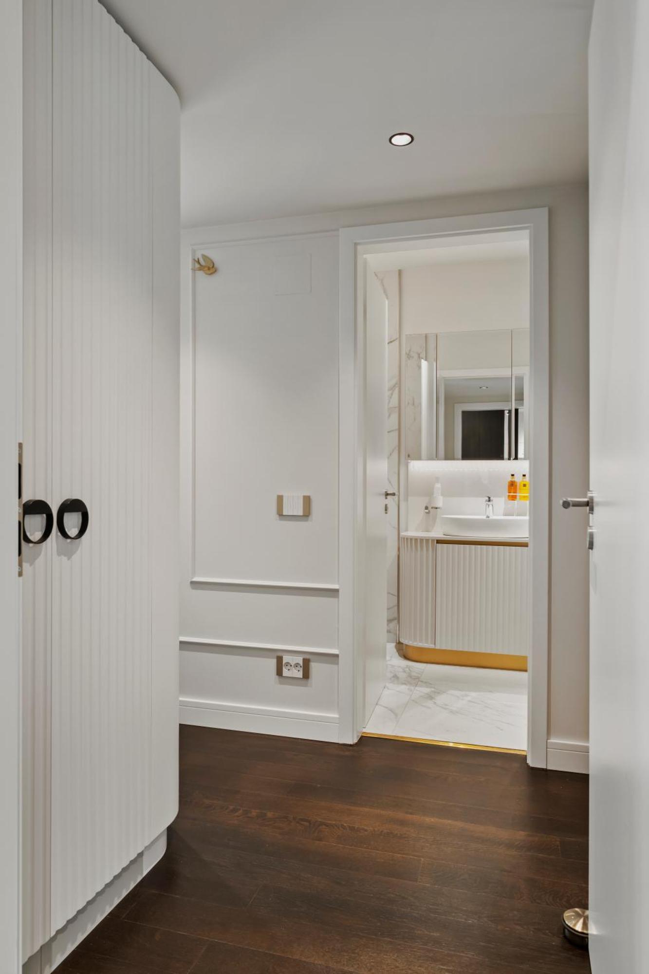 Apartment Mido Bird Luxury With Private Parking & Self Check-in Bucharest