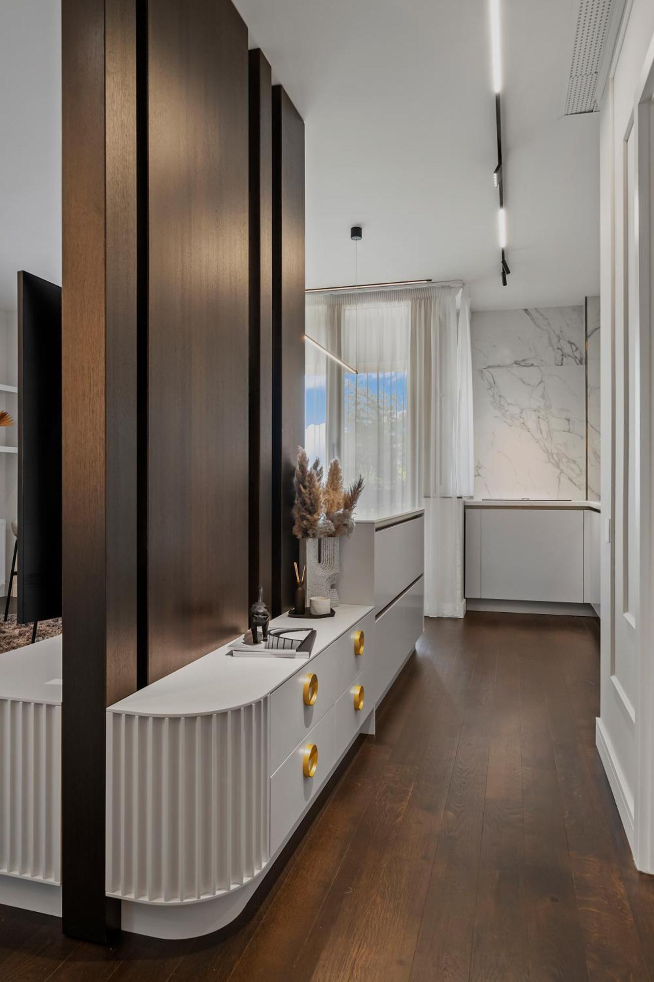 Mido Bird Luxury With Private Parking & Self Check-in Bucharest