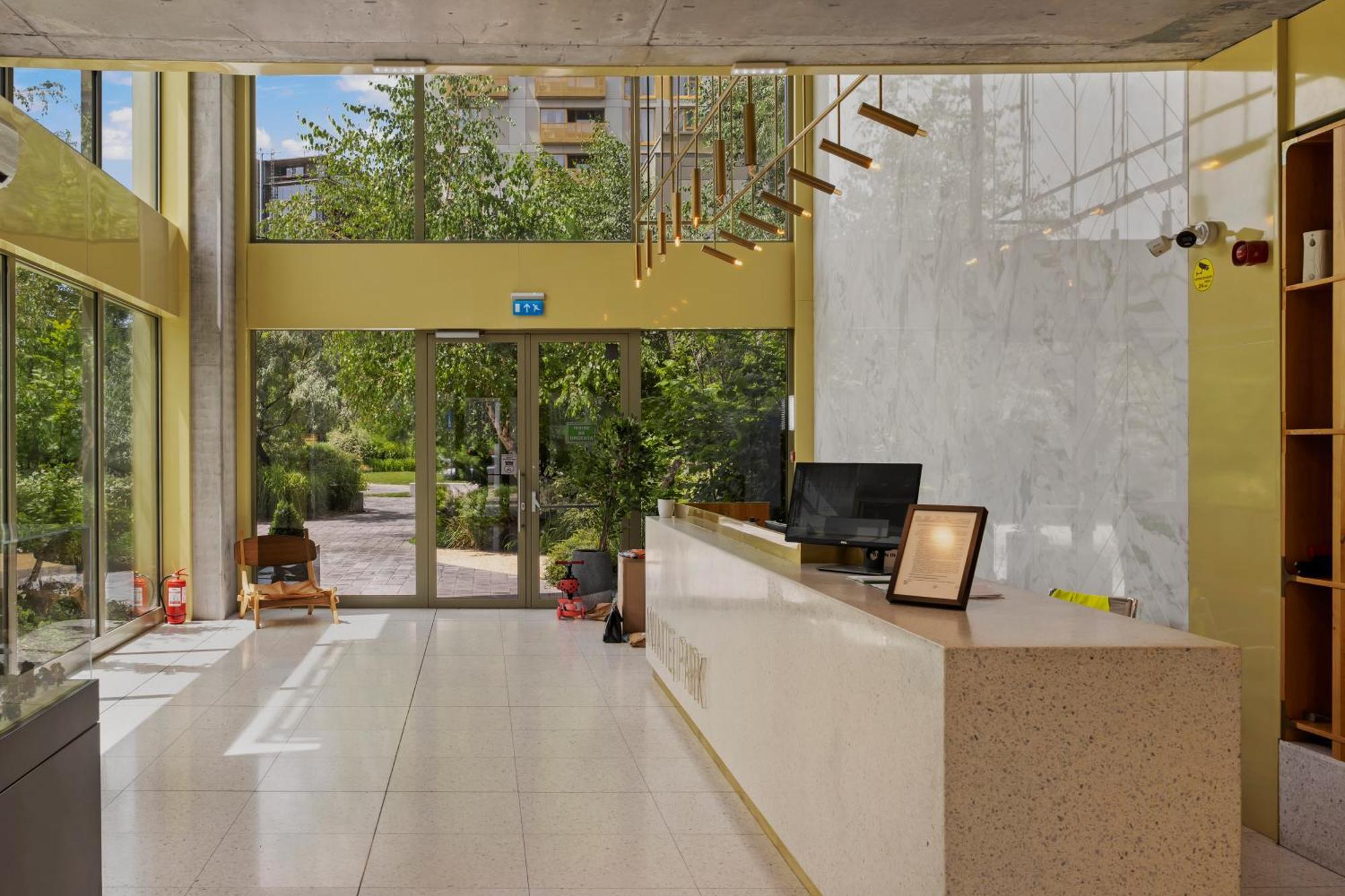 Mido Bird Luxury With Private Parking & Self Check-in Apartment Bucharest